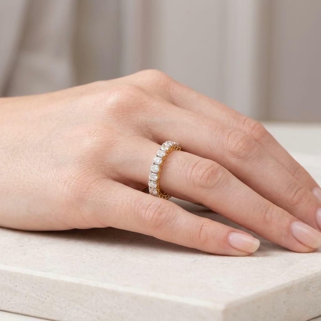 PURE LOOP ETERNITY BAND