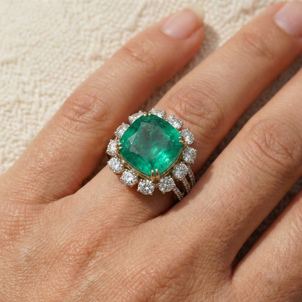 EMERALD CUSHION COCKTAIL RING