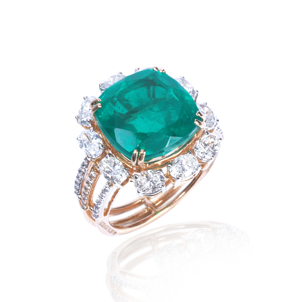 EMERALD CUSHION COCKTAIL RING